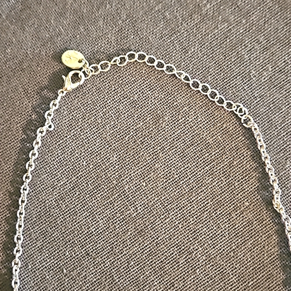 Formal classy necklace collar length crystals rhinestones V shape adjustable - Picture 7 of 8